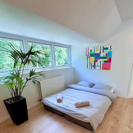 Apartment Modern Close To *